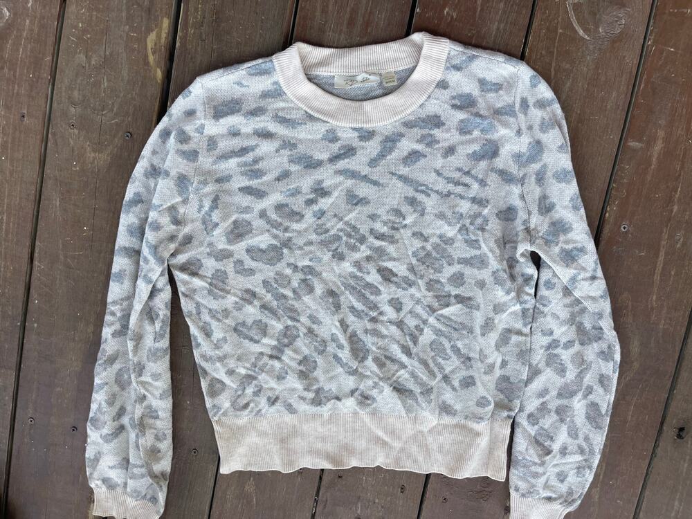 Womens medium cheetah print sweater